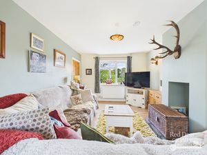 Sitting Room- click for photo gallery